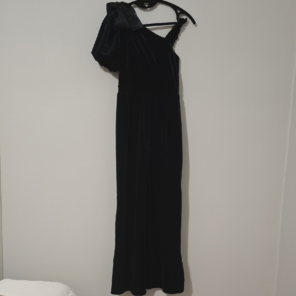 Elegant Black Velvet Dress